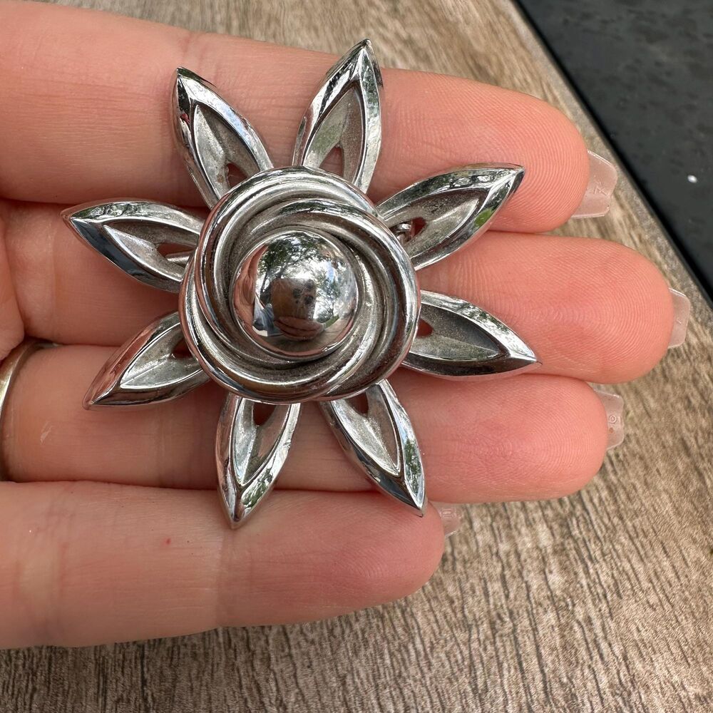 Vintage Jewelry Coro Silver Tone Flower Brooch Pin